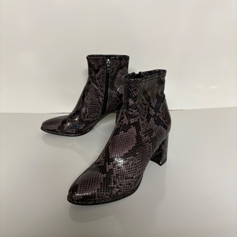 Marc Fisher Snake Print Ankle Boots Womens Size 8M Block Heel Zipper Closure